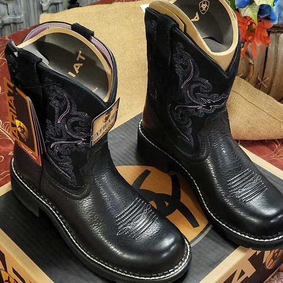 Ariat boots - Picture 3 of 5